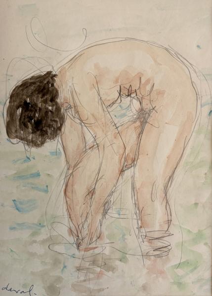 Femme entrant dans l'eau
